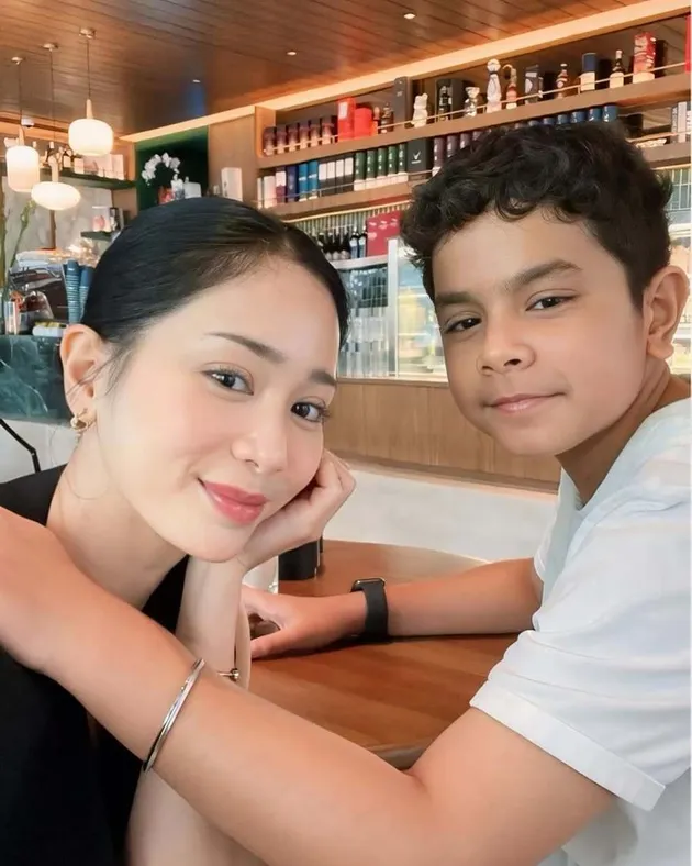 Bunga Zainal, ulang tahun, anak bungsu