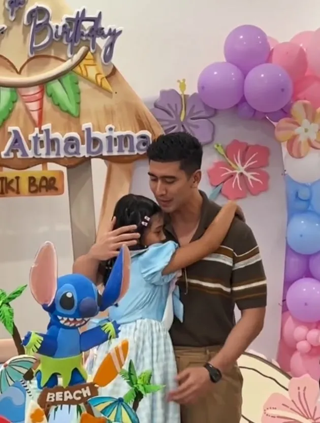 Verrell Bramasta Hadir di Ultah Vania 