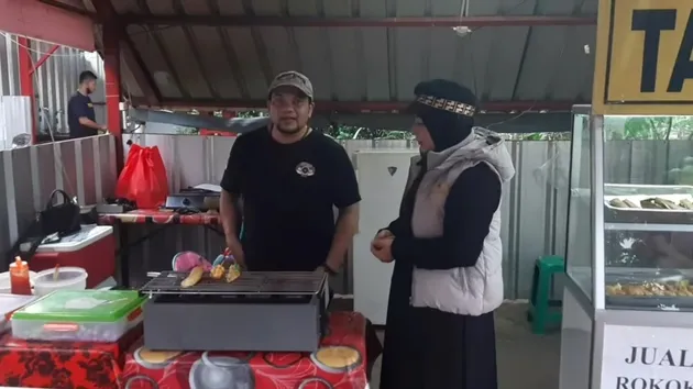 Warung Vicky Ficky Rhoma Irama Tak Gengsi