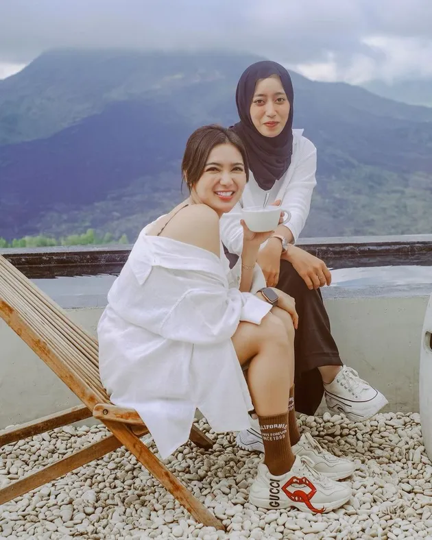 Wika Salim Liburan di Bali
