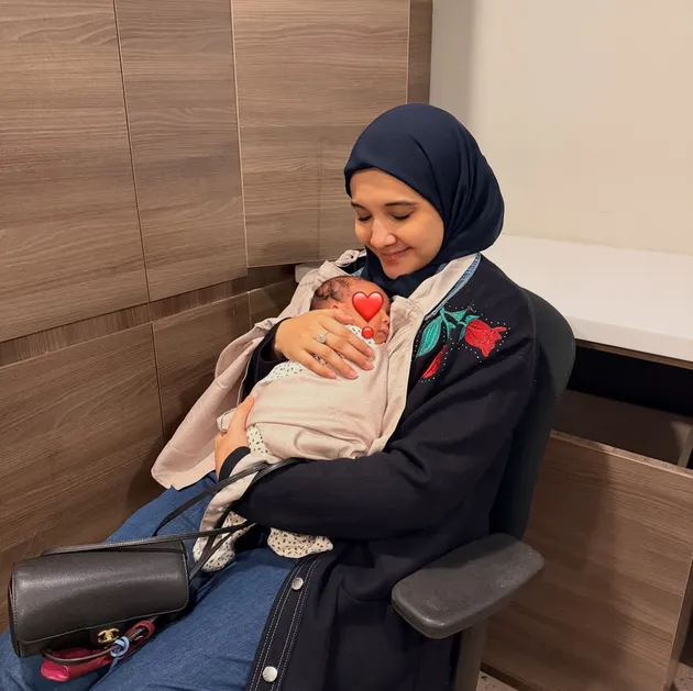 Zaskia Sungkar Khitan Anaknya 