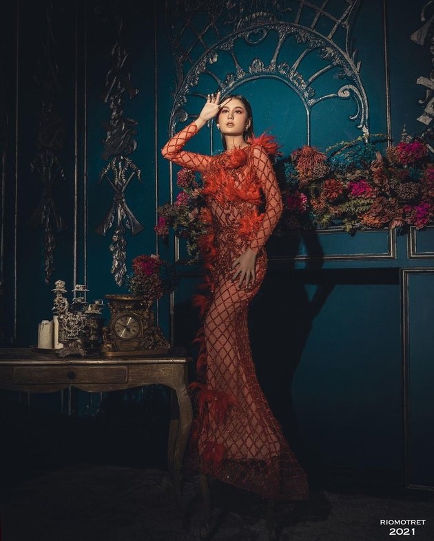 7 Portraits of Zoe Jackson, the Star of 'BUKU HARIAN SEORANG ISTRI' When Wearing a Dress, Radiating a Glamorous Aura Like a Socialite