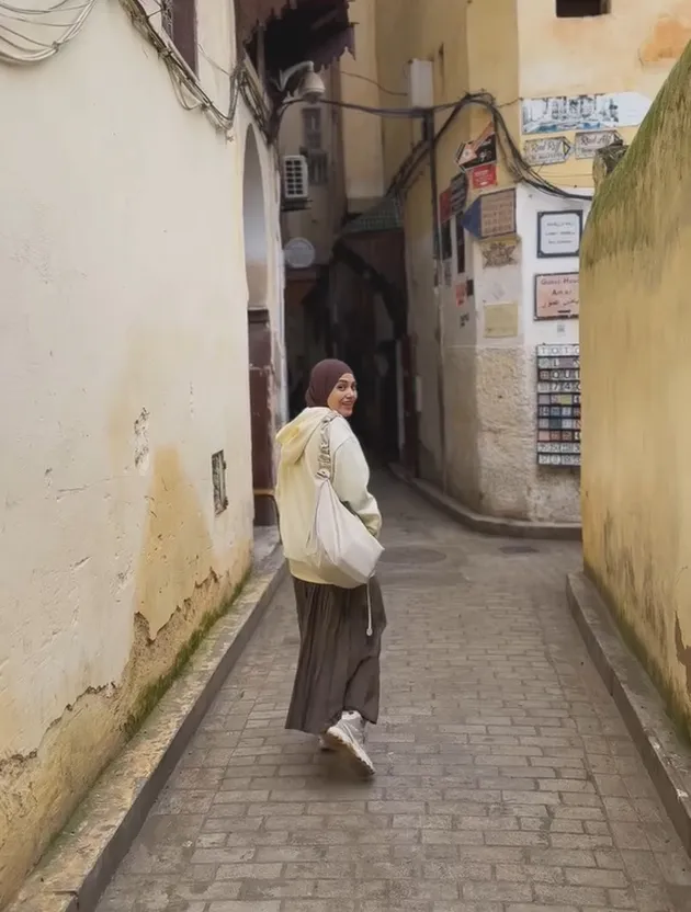 Momen Liburan Ricky Harun dan Herfiza di Maroko