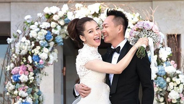 Vivian Hsu menikah dengan pengusaha Singapura Sean Lee di Pecatu, Bali. Pernikahan tersebut digelar pada tahun 2014.