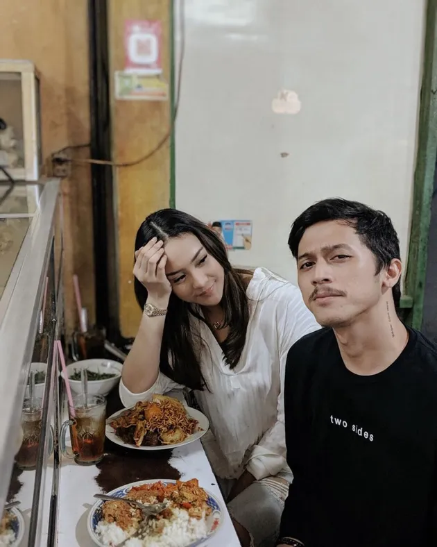 seleb makan di warteg, seleb yang makan di warteg