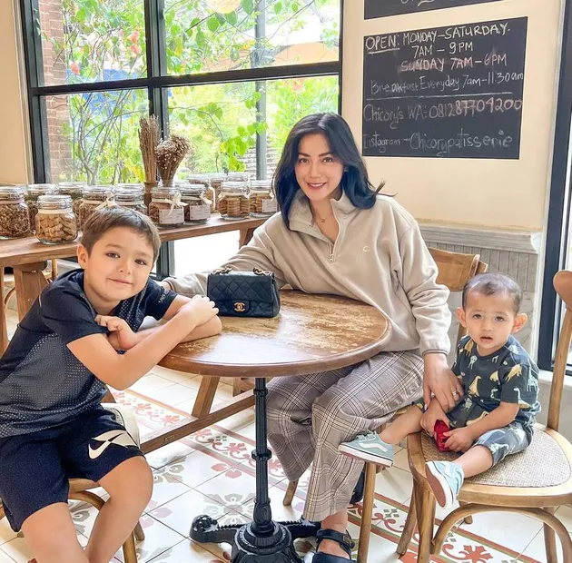 Selebritis yang Anaknya Cowok dan Ganteng Semua