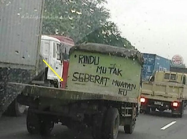 7 Gombal Writings on Trucks That Are Not Romantic But Funny!