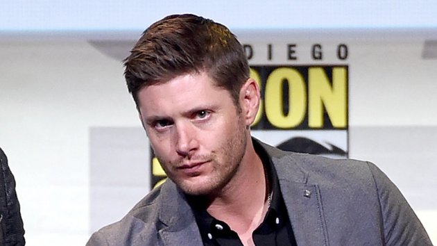 Suka serial Supernatural? Pasti kenal dengan Jensen Ackles kan? Ternyata dalam serial Smallville, pilihan untuk memerankan Clark Kent cuma ada 2, antara Ackles atau Tom Welling. Namun Welling yang akhirnya memerankan Clark Kent.