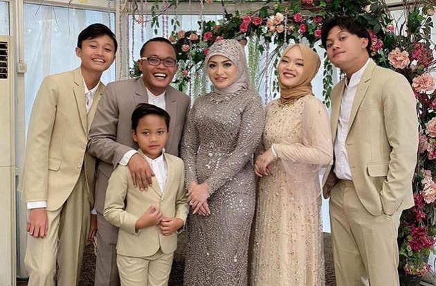 These 8 Celebrity Children Accompany Their Fathers at Their Second Wedding, the Latest is Azka Corbuzier