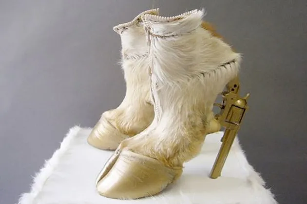 sepatu aneh, desain sepatu aneh, sepatu lucu, sepatu unik