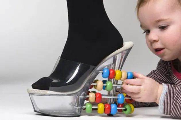 sepatu aneh, desain sepatu aneh, sepatu lucu, sepatu unik