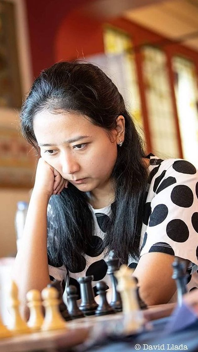 8 Facts about Irene Sukandar, an accomplished female chess player who caught attention and successfully defeated Dewa Kipas