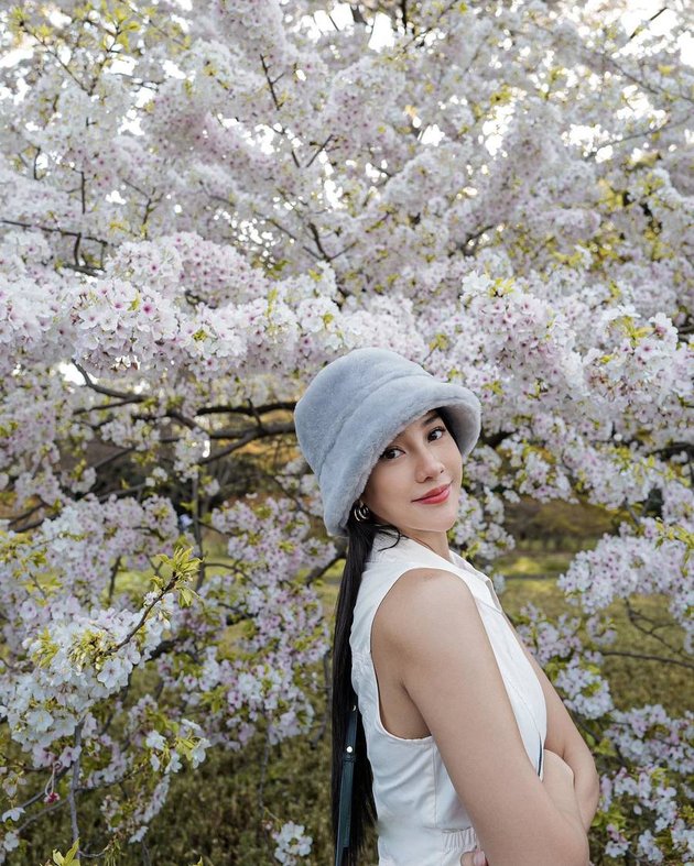 8 Photos of Anya Geraldine's Vacation in Tokyo, Beautifully Enjoying the Blooming Sakura