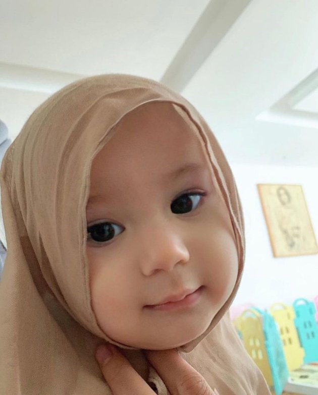8 Beautiful Photos of Arabella Putri, Often Called the Foreign Version of Her Mother
