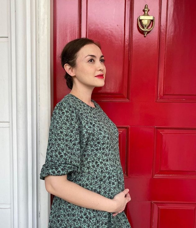 8 Photos of Rianti Cartwright's Baby Bump at 7 Months Pregnant, Looking More Beautiful Before the Birth of Their First Child