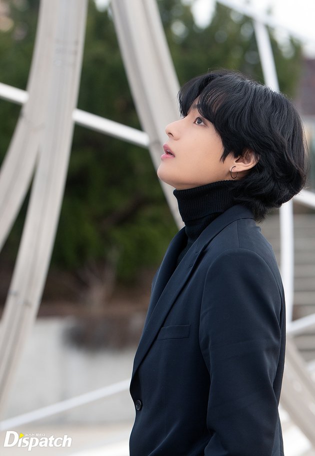 8 Photos of BTS during Photoshoot in New York, Like Main Characters in a Korean Drama