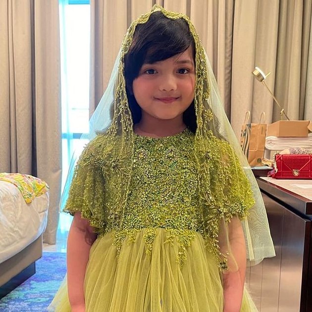 8 Photos of Arsy's Beautiful Appearance at Aurel Hermansyah's Pre-Wedding Religious Event, Like an Indian Doll