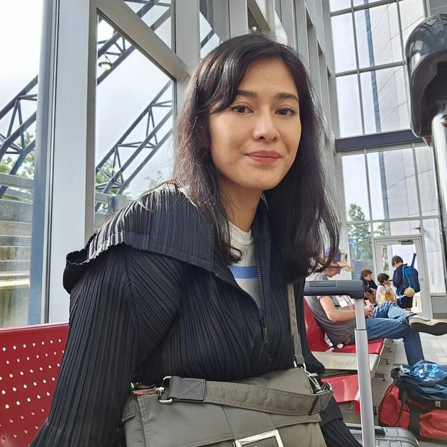 8 Photos of Dian Sastro Without Makeup, Almost No Wrinkles and Always Perfectly Beautiful