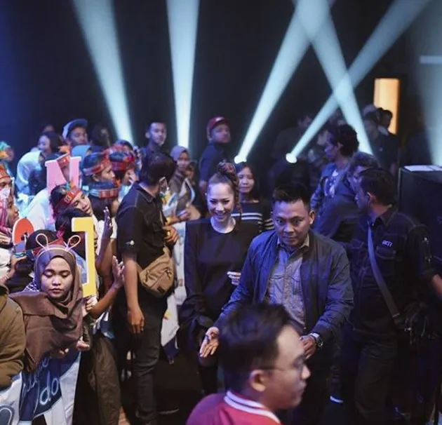 indonesian idol, peserta indonesian idol, juri indonesian idol, lala marion, bianca jodie