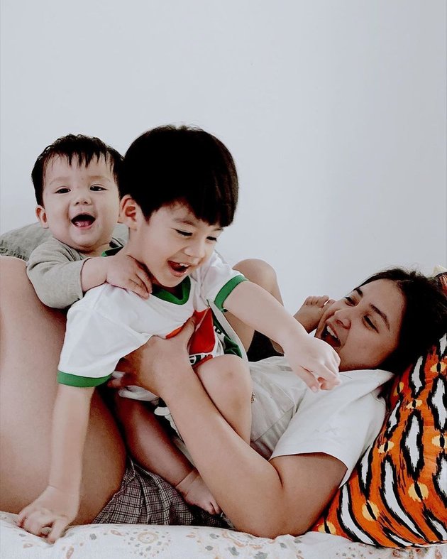 8 Photos of Iori and Iago, Princess Titian's Adorable Sons - Junior Liem, Two Adorable Champions