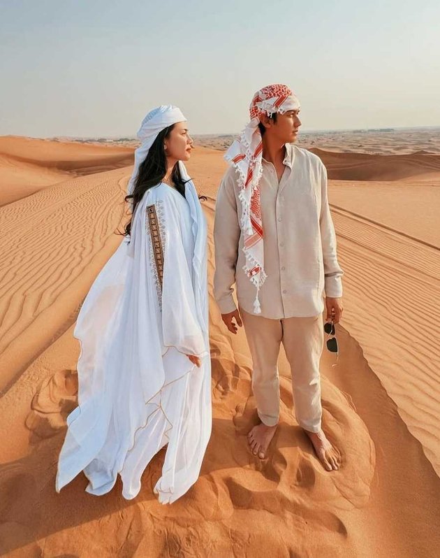 8 Photos of Caesar Hito and Felicya Angelista's Vacation in Saudi Arabia - Becoming Princess Jasmine and Aladdin!