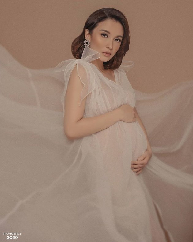 8 Photos of Chelsea Olivia's Maternity Shoot in Her Second Pregnancy, Happy with Glenn Alinskie and Nastusha