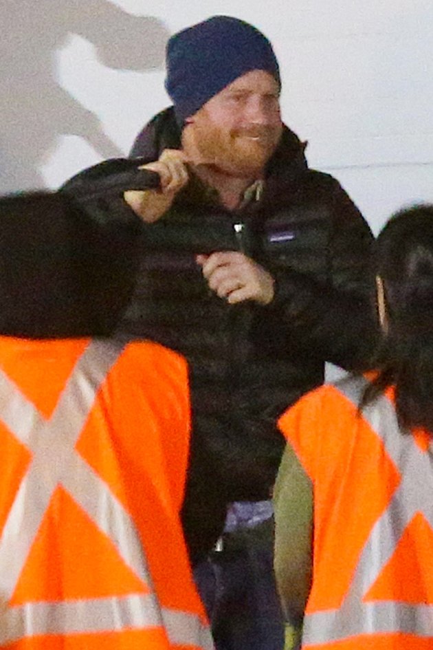 8 Photos of Prince Harry Upon Arrival in Canada, 2 Weeks Without Seeing Meghan Markle & Baby Archie