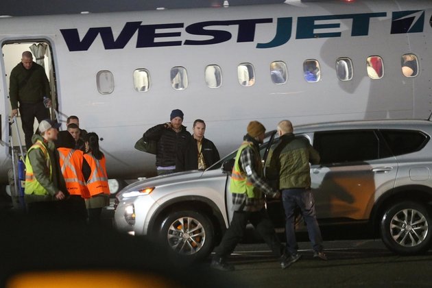 8 Photos of Prince Harry Upon Arrival in Canada, 2 Weeks Without Seeing Meghan Markle & Baby Archie