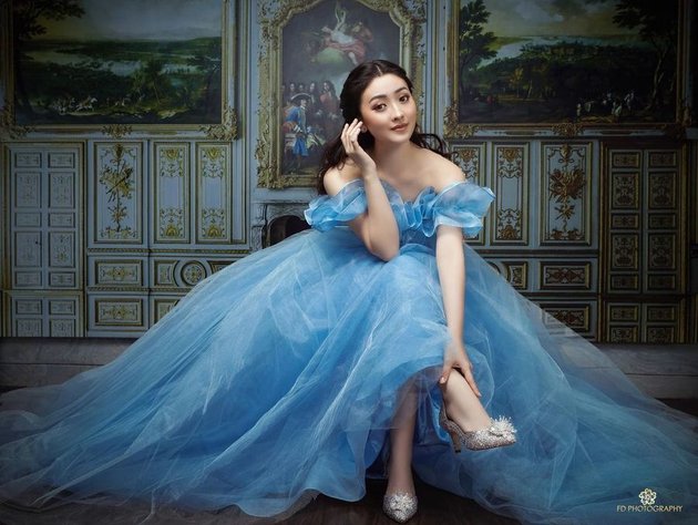 8 Celebrity Photoshoots with Disney and Superhero Themes, Natasha Wilona Looks Enchanting as Cinderella