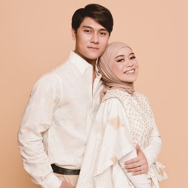 8 Photos of Lesti and Rizky Billar's Newly Released Prewedding Shoot by Rio Motret, Intimate Hugs to Romantic Leaning