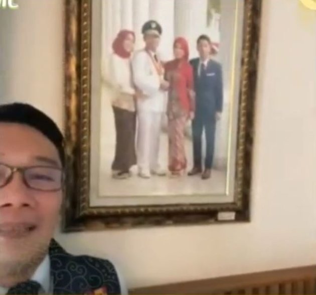 8 Photos of Ridwan Kamil's Official Residence, Clean Kitchen and Fish Painting Circulating Again