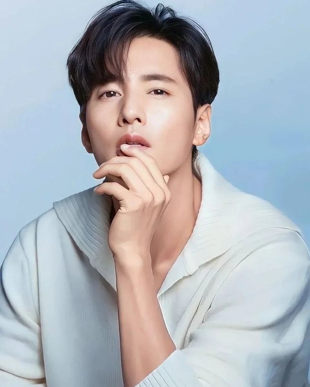 8 Latest Photos of Won Bin Who Looks Forever Young at the Age of 45, Known as the Most Handsome Farmer in the World