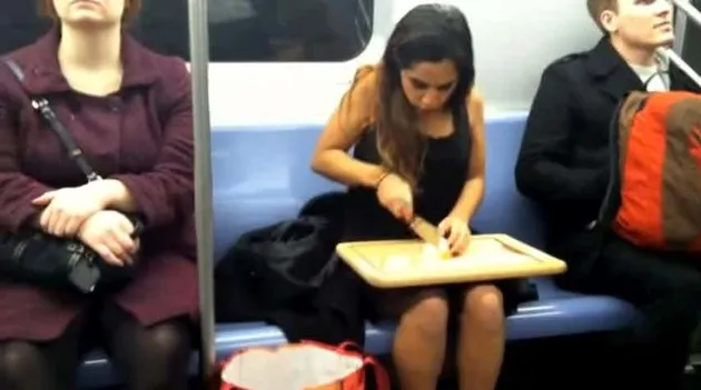 foto aneh, foto lucu, foto bikin ngakak, foto subway