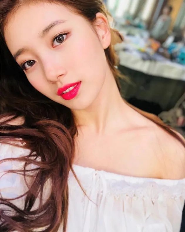 Idol Cewek Dengan Pundak Cantik