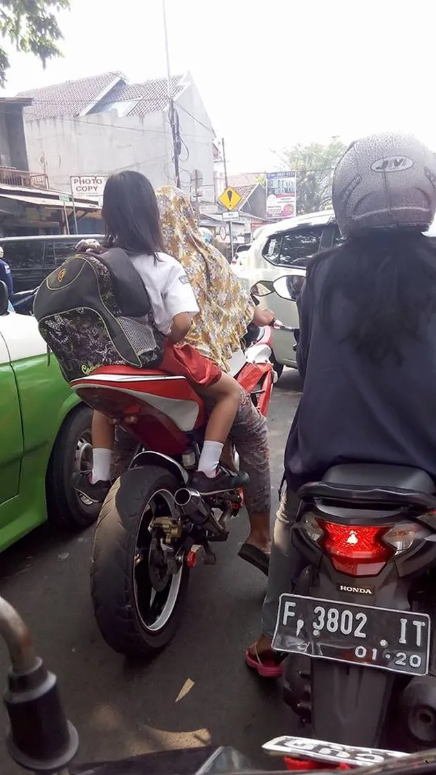emak emak, power of emak, kelakuan emak