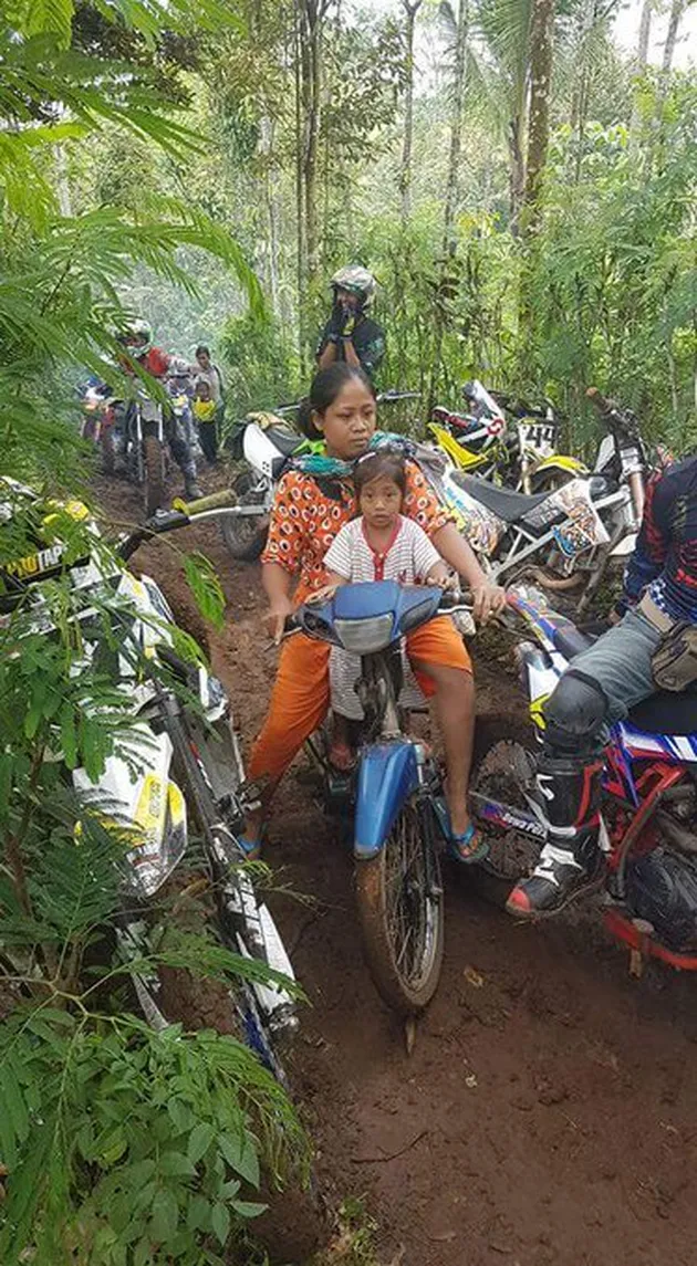 emak emak, power of emak, kelakuan emak