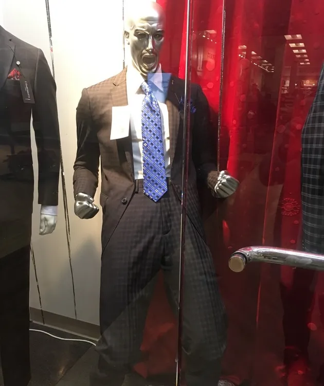 foto unik, foto aneh, foto lucu, foto keren, manekin unik, manekin aneh, patung manekin lucu