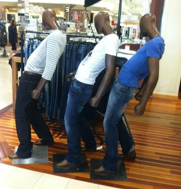 foto unik, foto aneh, foto lucu, foto keren, manekin unik, manekin aneh, patung manekin lucu