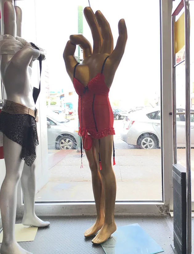foto unik, foto aneh, foto lucu, foto keren, manekin unik, manekin aneh, patung manekin lucu