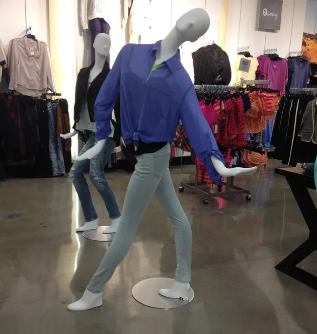 foto unik, foto aneh, foto lucu, foto keren, manekin unik, manekin aneh, patung manekin lucu