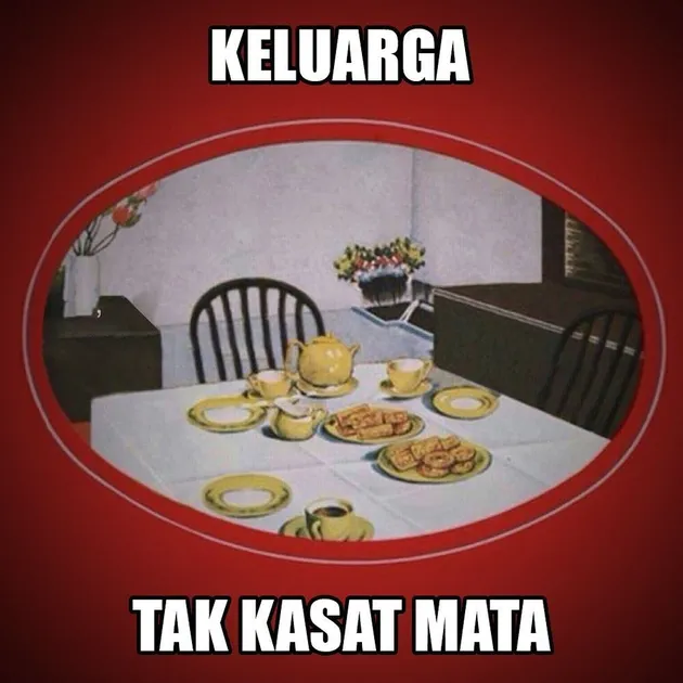 film keluarga tak kasat mata, meme unik, meme lucu, meme keluarga tak kasat mata