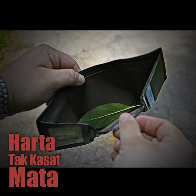 film keluarga tak kasat mata, meme unik, meme lucu, meme keluarga tak kasat mata