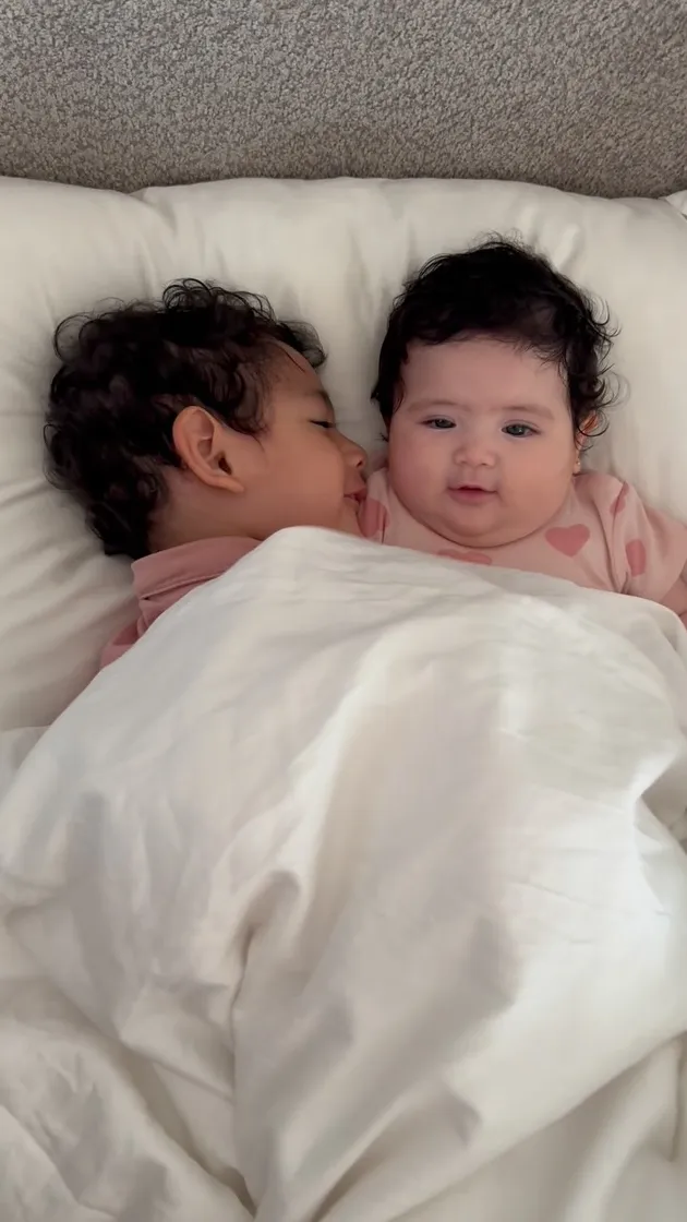 Momen Don Anak Jessica Iskandar Pangku sang Adik