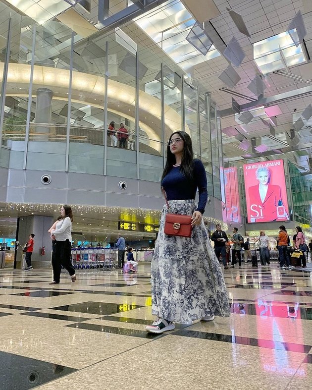 8 Moments of Dewi Perssik and Family Vacation in Singapore, So Much Fun