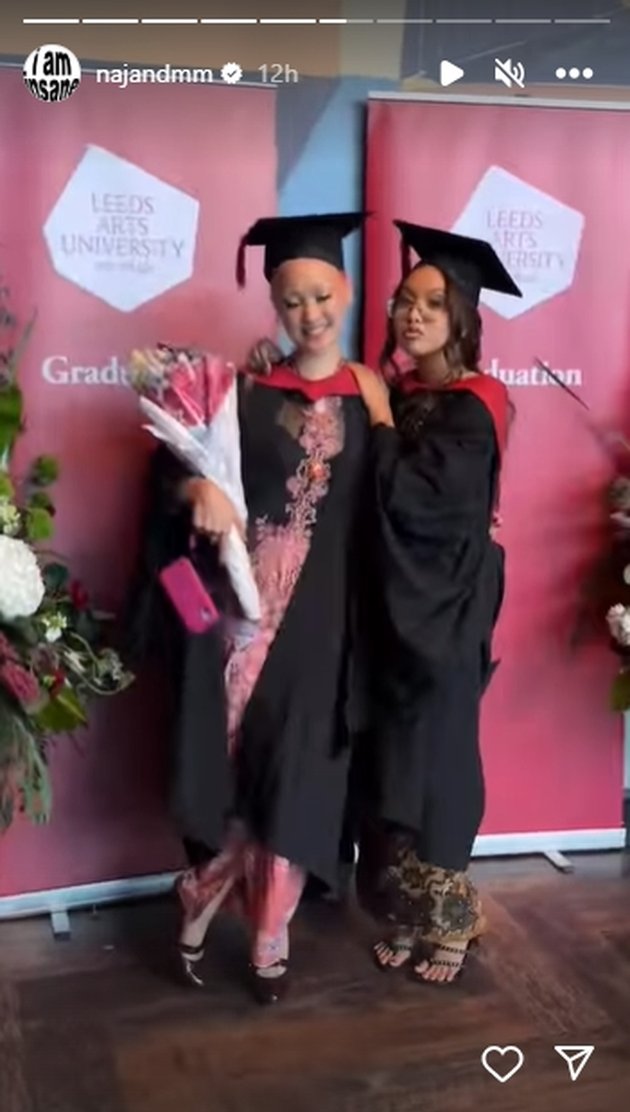 8 Moments of Naja Putri Armand Maulana and Dewi Gita's Graduation, Beautiful in Kebaya