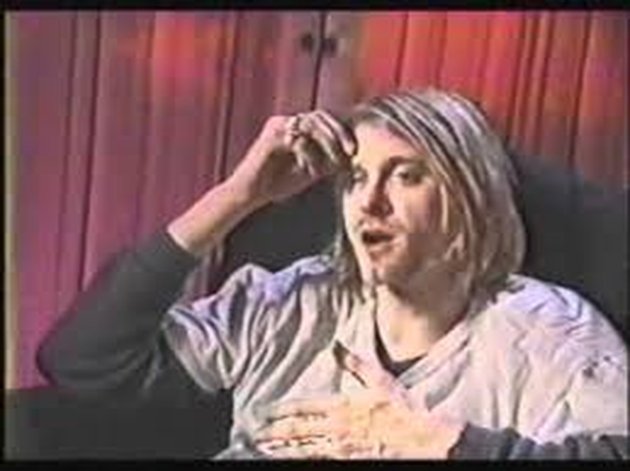 Kurt Cobain - 1967-1994: Kurt merupakan ikon dari musik cadas era 80-an akhir hingga 90-an awal. Dirinya ditemukan bunuh diri dengan sebuah luka tembakan di kepalanya.