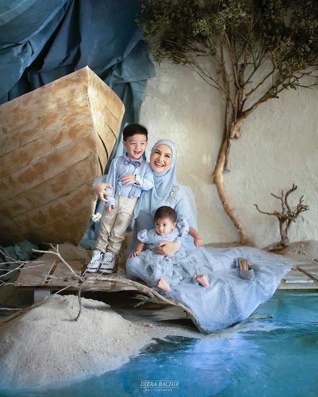 8 Photoshoots of Irish Bella and Her Two Children, Compact and Harmonious in Blue Nuance, Still Strong Without Ammar Zoni