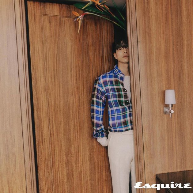8 Latest Photoshoots of Gong Yoo with Esquire, Getting Older but More Charismatic