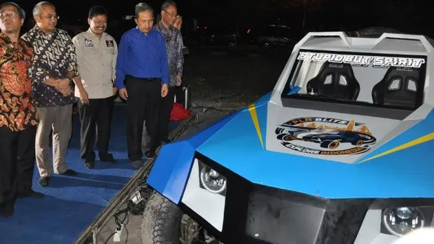 mobil listrik, blits, mobil listrik ITS