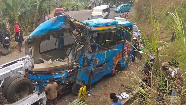 bus masuk jurang sukabumi, bus sukabumi, kecelakaan bus sukabumi